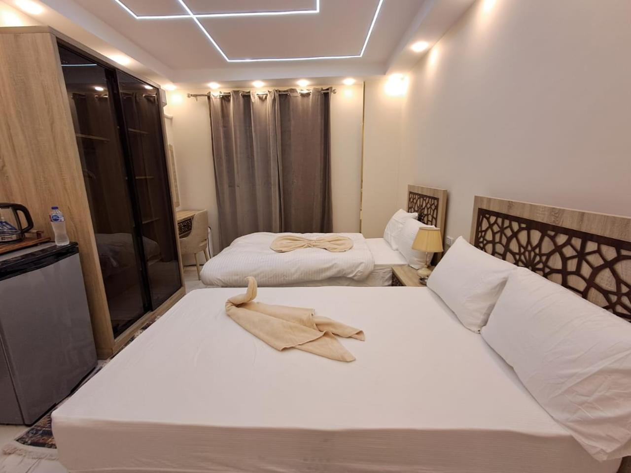 Pyramids East Inn Kafrat al Jabal Exterior photo