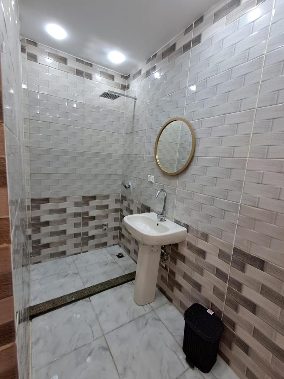 Pyramids East Inn Kafrat al Jabal Exterior photo