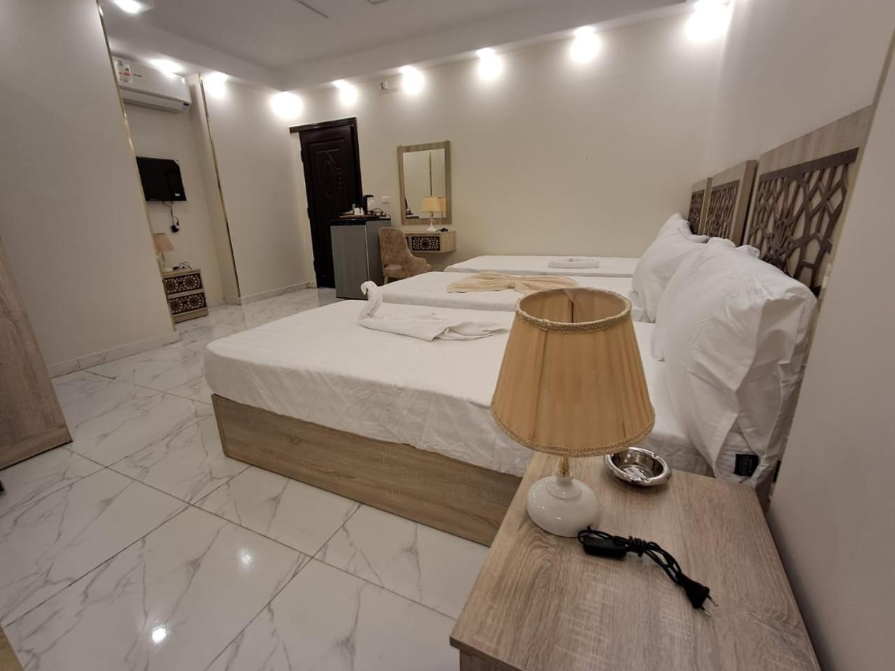 Pyramids East Inn Kafrat al Jabal Exterior photo