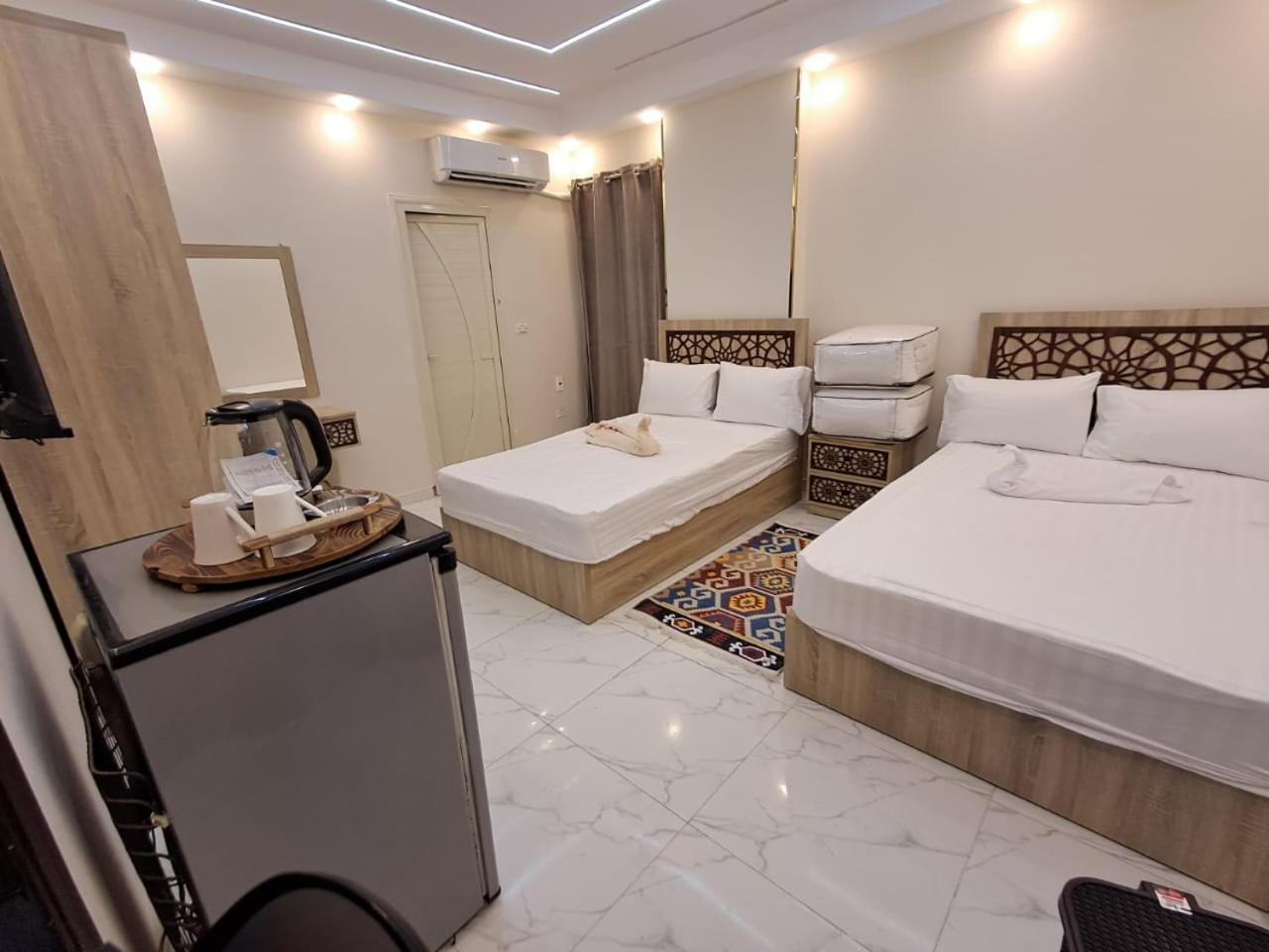 Pyramids East Inn Kafrat al Jabal Exterior photo