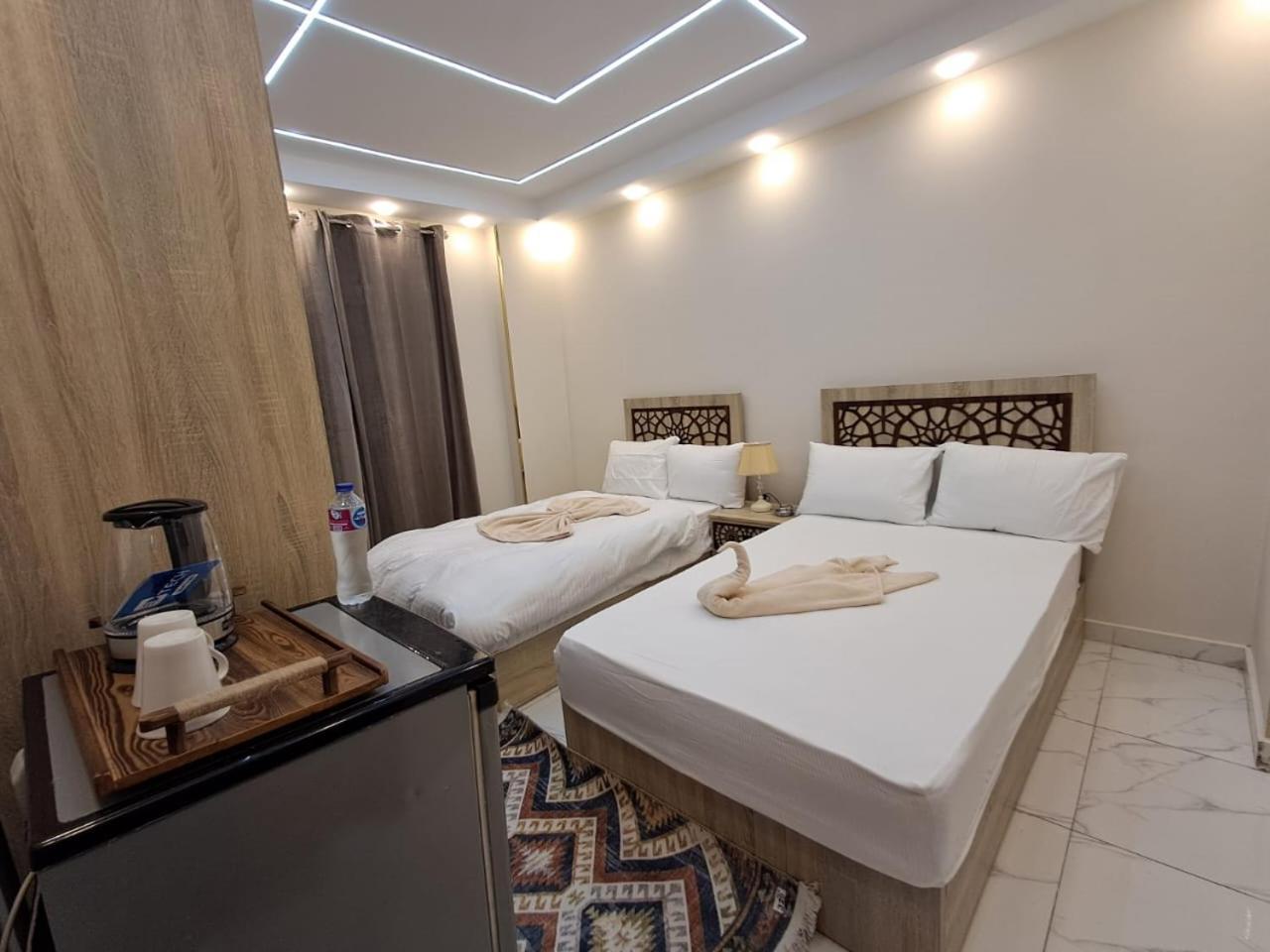 Pyramids East Inn Kafrat al Jabal Exterior photo