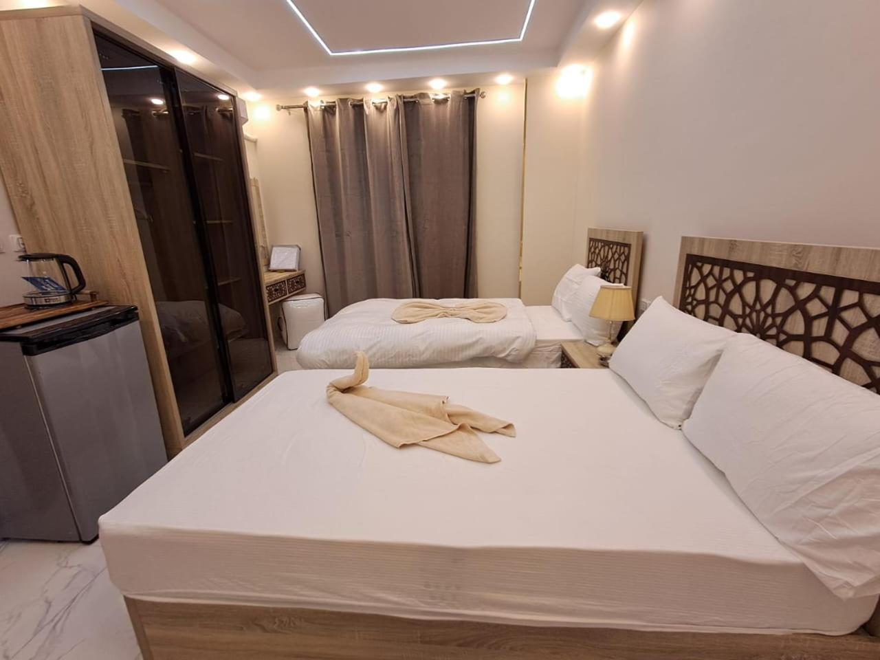 Pyramids East Inn Kafrat al Jabal Exterior photo